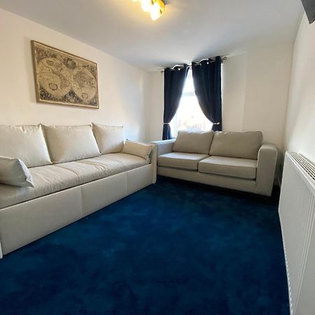 Aquarius Apartment - Sea View - Sleeps Seven Blackpool Eksteriør bilde