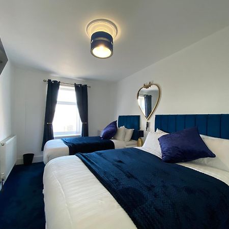 Aquarius Apartment - Sea View - Sleeps Seven Blackpool Eksteriør bilde